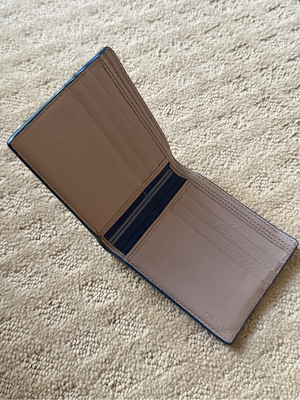 Coach Men’s Bifold Wallet in Light Taupe with Navy Edge - Picture 2 of 4